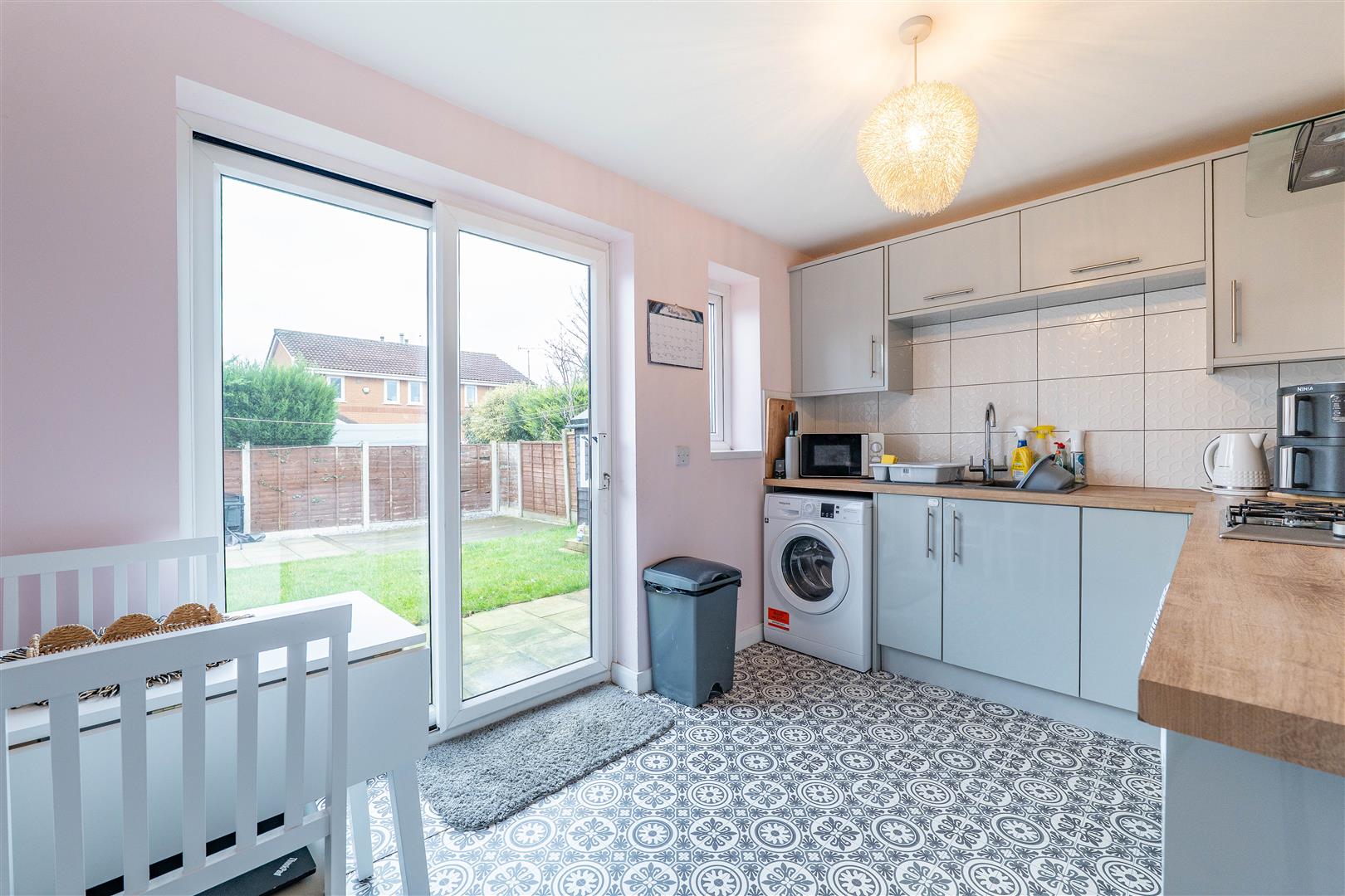 2 bed property in Aspendale Close, Preston